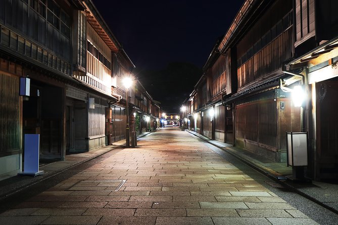 Kanazawa Private 1 Day Tour Photoshoot Session by Professional Photographer - Tour Highlights