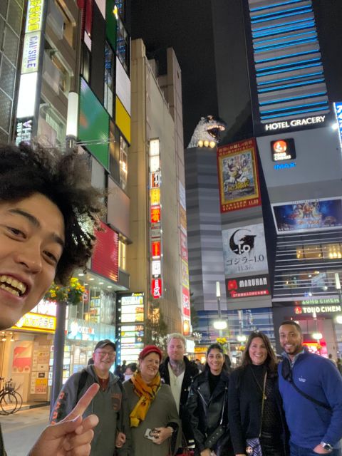 Shinjuku: Bar Hopping Night Tour at Japanese Izakaya - Itinerary Highlights