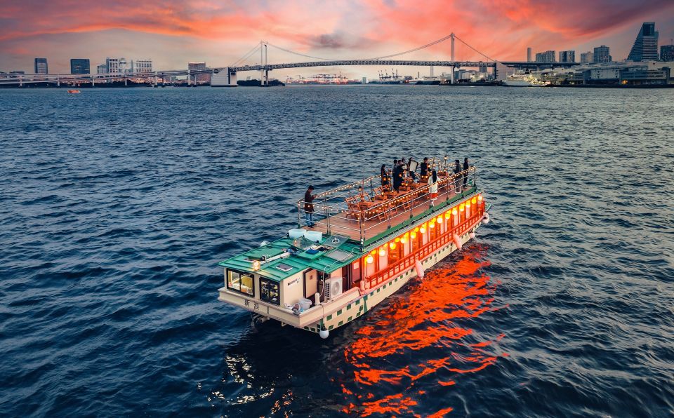 Tokyo: Yakatabune Dinner Cruise & Traditional Japanese Show - Experience on the Yakatabune Houseboat