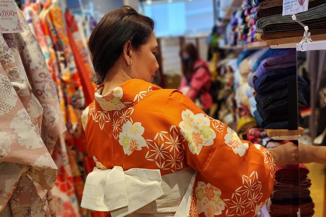 Kimono in Asakusa - Step-by-Step Guide to Dressing in a Kimono