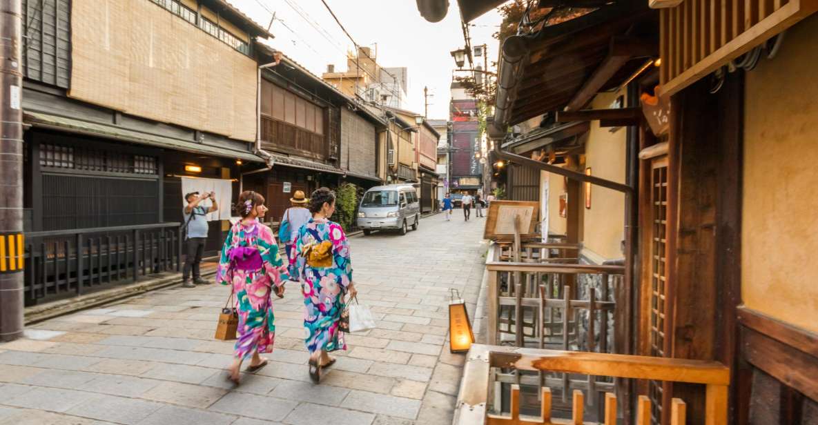 Night Walk in Gion: Kyoto's Geisha District - Inclusions