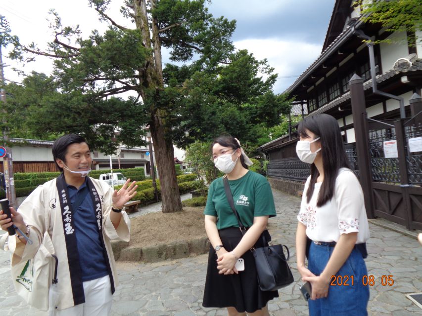 Takayama: Old Town Guided Walking Tour 45min. - Inclusions