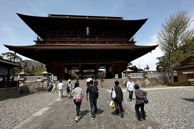 Food & Cultural Walking Tour Around Zenkoji Temple in Nagano - Taking in Traditional Japanese Food and Culture