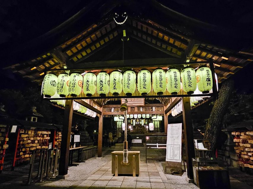 Kyoto: Gion District Guided Walking Tour at Night With Snack - Customer Reviews