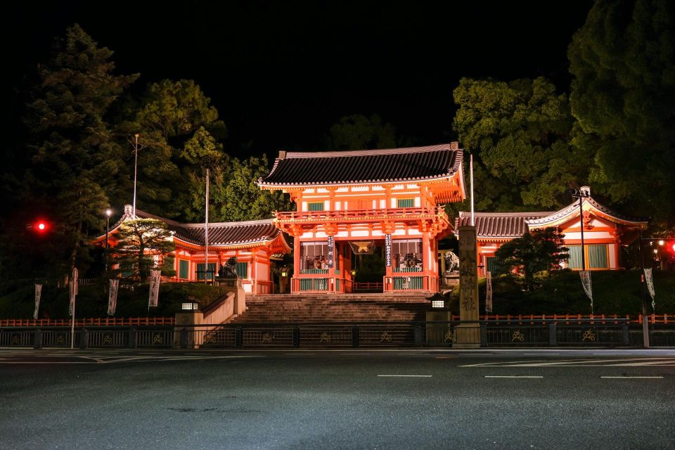 Kyoto: Gion Night Walk (Incl Drink & Souvenir Gift) - Pass Through Historic Temples and Shrines