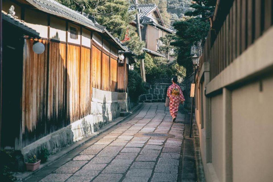 Soul of Kyoto: Timeless Traditions and Tantalizing Tastes - Discover Kyotos Heritage With a Knowledgeable Guide