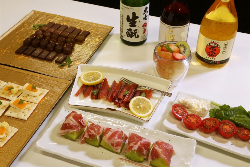 Tokyo: 7 Kinds of Sake Tasting With Japanese Food Pairings - Dry Sake With Grilled Meat and Vegetables