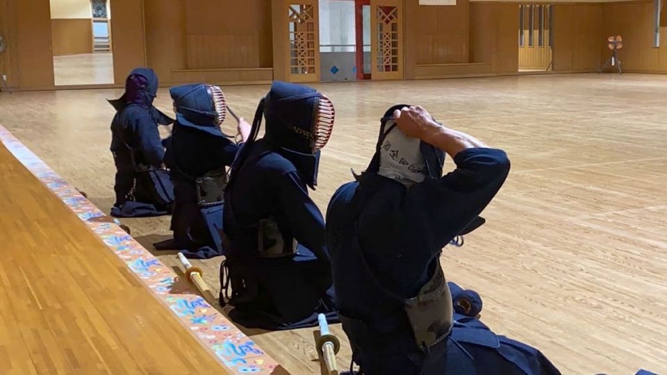 Okinawa: Kendo Martial Arts Lesson - The Cultural Significance of Kendo in Okinawa