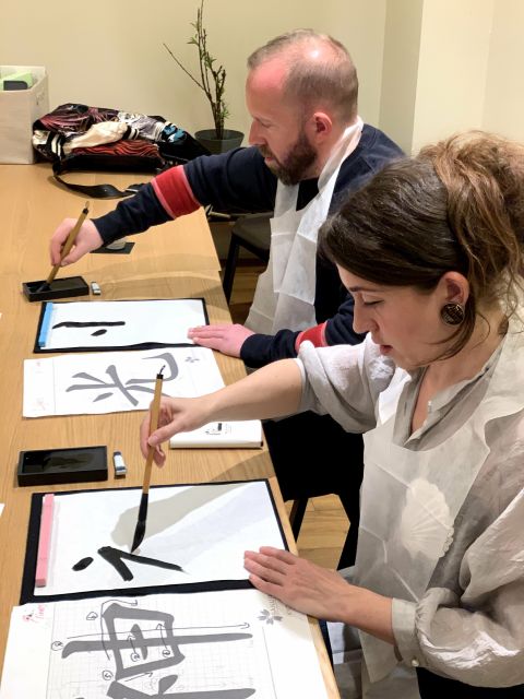 Kyoto: Local Home Visit Japanese Calligraphy Class - Instructor Profile