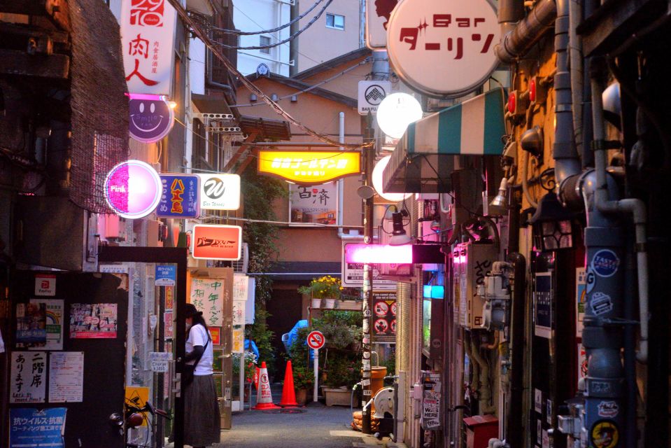Shinjuku: Deep Bar & Gourmet Tour to Kabukicho Golden Gai - Tour Pricing and Availability