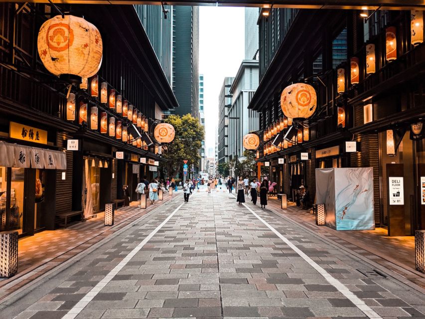 Tokyo Food Tour: The Past, Present and Future 11 Tastings - Tokyo Station: Delightful Fruits Sando and Culinary Evolution