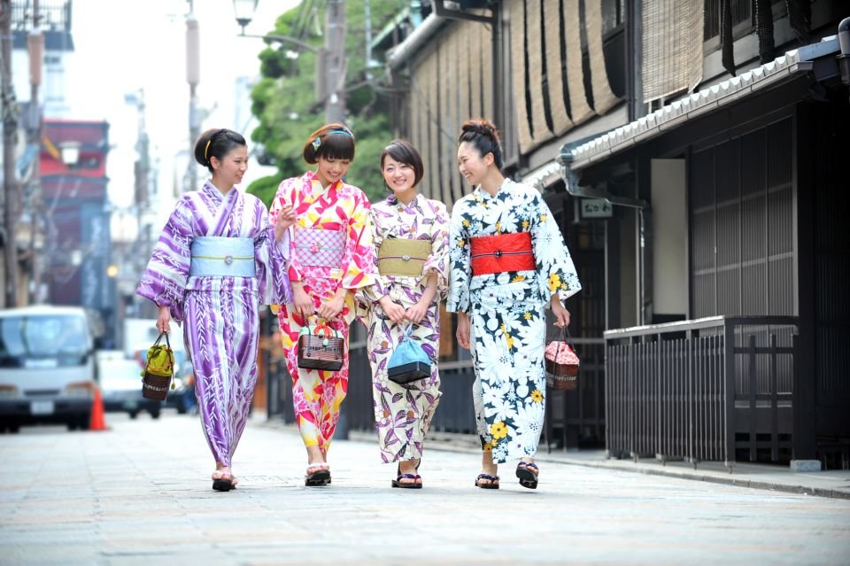 Kyoto: Rent a Kimono for 1 Day - Kimono Rental Standard Plan
