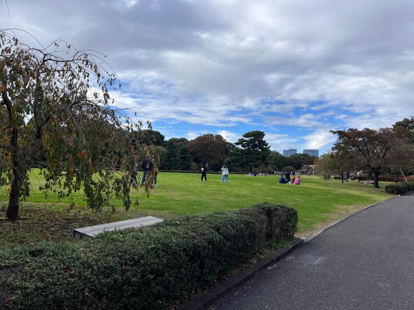 Tokyo: Audio Guide of Tokyo Imperial Palace - Frequently Asked Questions