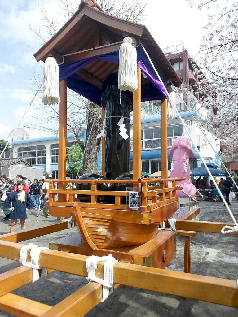 Kanamara Matsuri (Penis Festival)