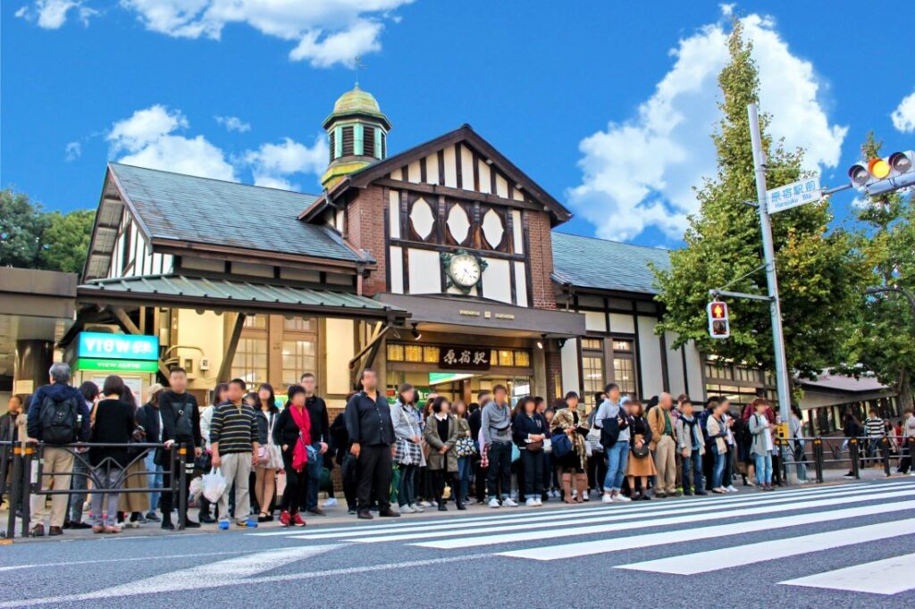 JR Yamanote Line: Tokyo's Central Train Loop