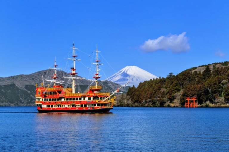 From Tokyo to Mount Fuji: Full-Day Tour and Hakone Cruise