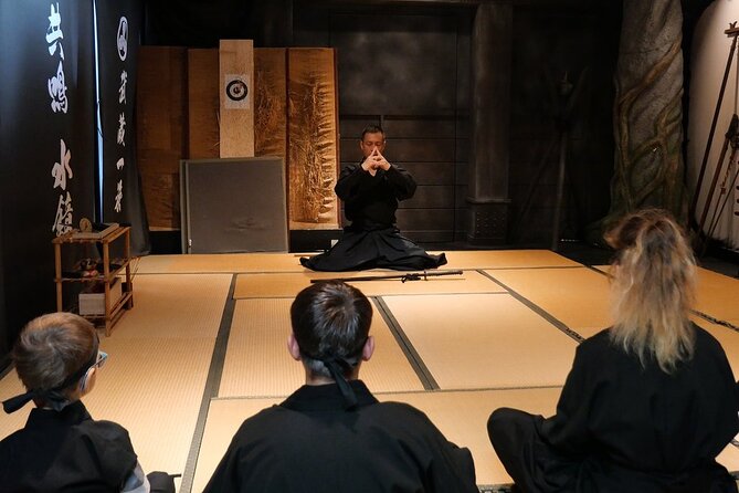 Ninja 1-Hour Hands-On Lesson in English in Tokyo - Unleashing Your Inner Warrior: A Hands-On Experience