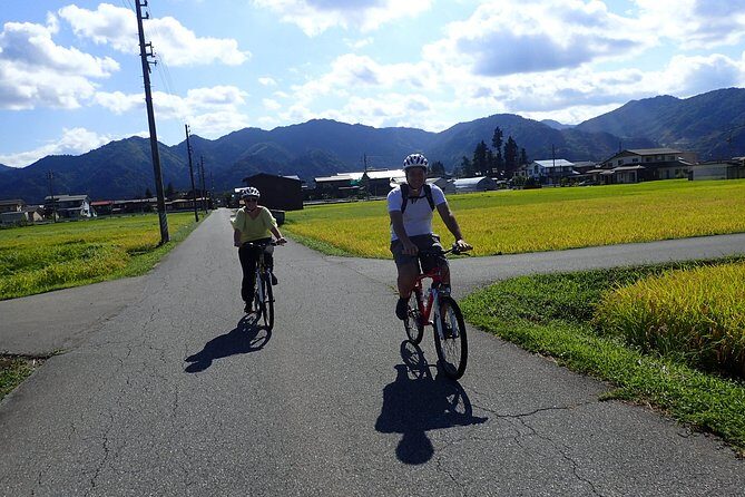 private-afternoon-cycling-tour-in-hida-furukawa7