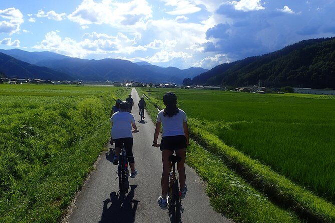 Private-group Morning Cycling Tour in Hida-Furukawa