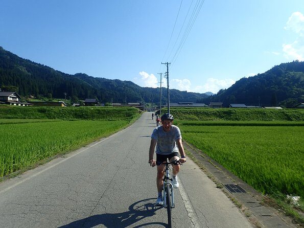 private-group-morning-cycling-tour-in-hida-furukawa11