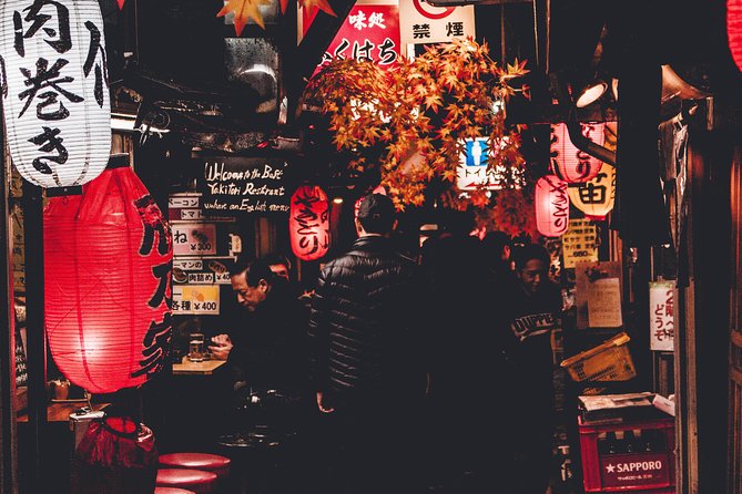 Shinjuku’s Best Night Time Tour: Explore The Nightlife Of Kabuki Cho & Golden Gai