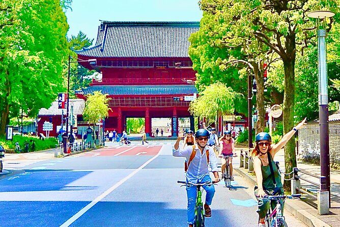 tokyo-bike-tour-with-meiji-jingu-shrine-aoyama-cemetery5