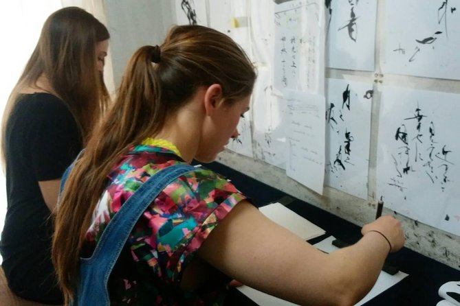 Japanese Calligraphy Lesson In Tokyo With A Calligraphy Master